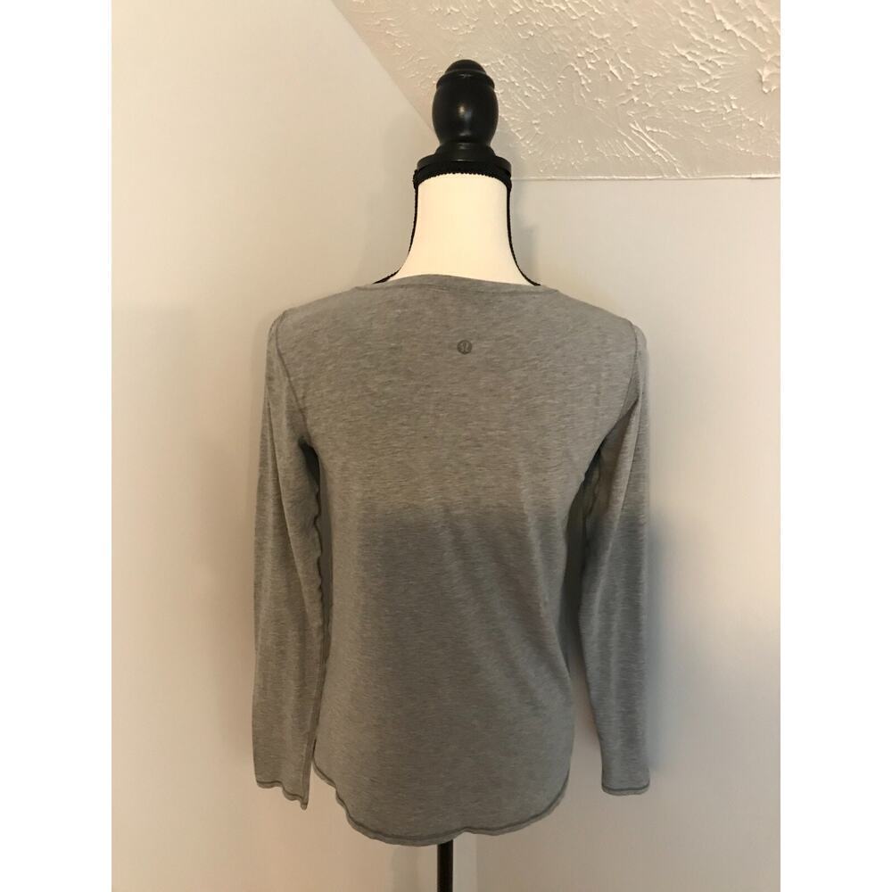 Lululemon Knot a Problem Long Sleeve Gray Draped Tee - Picture 4 of 9